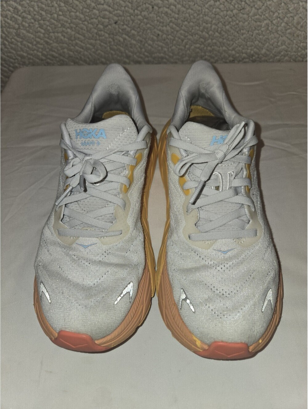 Hoka One One Arahi 6 Running Shoes In A White And Orange Colorway Size U.S. 7.5B